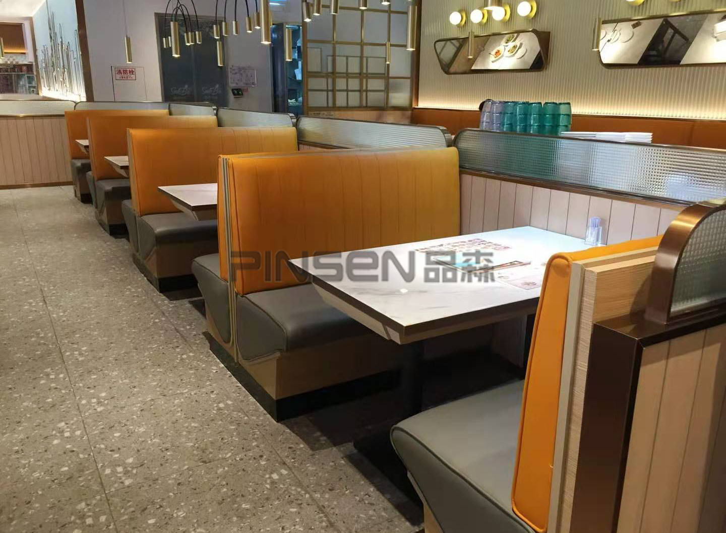 餐廳桌椅廠家定制