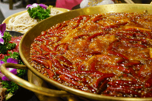 小龍蝦vs火鍋，誰(shuí)才是餐飲界扛把子？