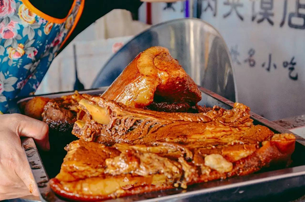 第一次吃西安肉夾饃，如何偽裝成老桿？