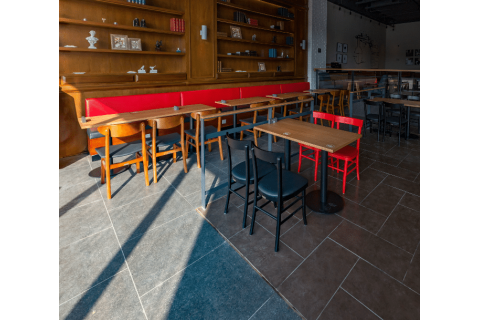 餐廳桌椅擺放_(tái)如何把空間最大化利用起來！