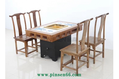 在眾多火鍋?zhàn)缽S家中，我們?cè)撊绾芜x擇？