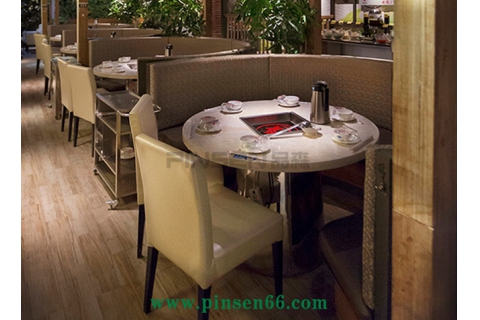 定制小火鍋?zhàn)酪涡枰⒁馐裁矗?><div><h3>定制小火鍋?zhàn)酪涡枰⒁馐裁矗?/h3><p>市場(chǎng)上有很多火鍋店。還有更有特色的品牌。就連定制小火鍋?zhàn)酪味际翘貏e的。它們與店里的裝飾形成了統(tǒng)一的風(fēng)格。同時(shí)，要根據(jù)店鋪的要求，對(duì)其尺寸、材質(zhì)、顏色、功能、款式等...</p><p>2020-10-06</p></div></a></li><li><a href=