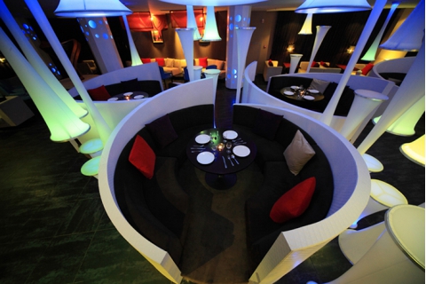 定制咖啡廳桌椅注意事項(xiàng)！